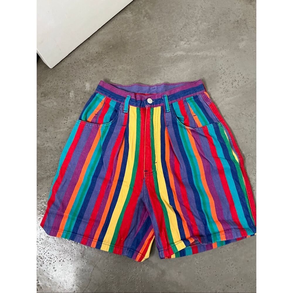 Nuovo Vintage Rainbow Shorts | Multicolor in 25